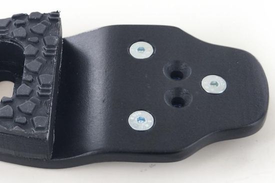 Can be used with 2 or 3-hole cleats